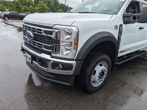 New 2025 Ford F550 4x4 Crew Cab image 9