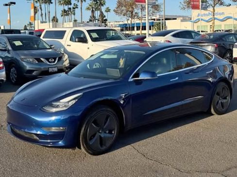 Used 2020 Tesla Model 3 Standard Range RWD image 2