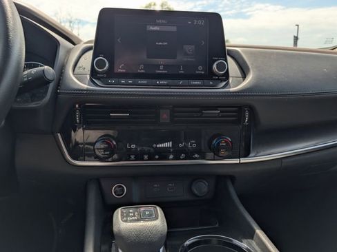 Used 2021 Nissan Rogue SV AWD/4WD image 17