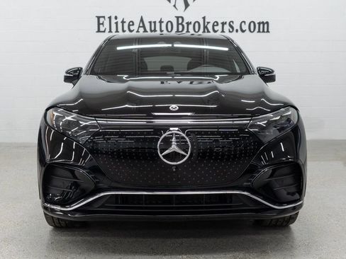 Used 2023 Mercedes-Benz EQS 580 4MATIC SUV w/ Exclusive Trim Package image 3