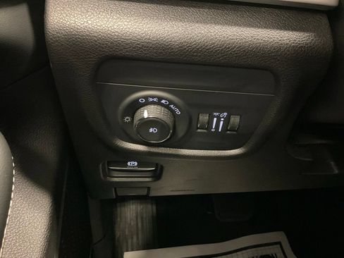 Used 2021 Jeep Grand Cherokee L Limited AWD/4WD image 12