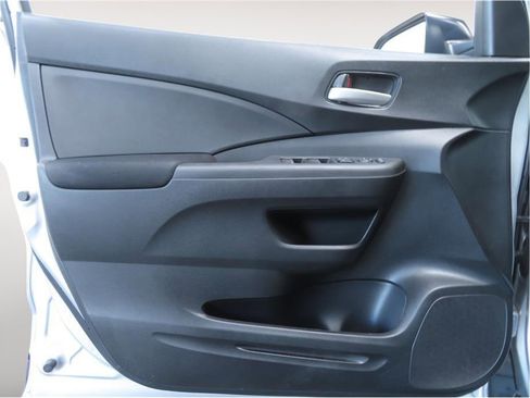 Used 2015 Honda CR-V LX image 9