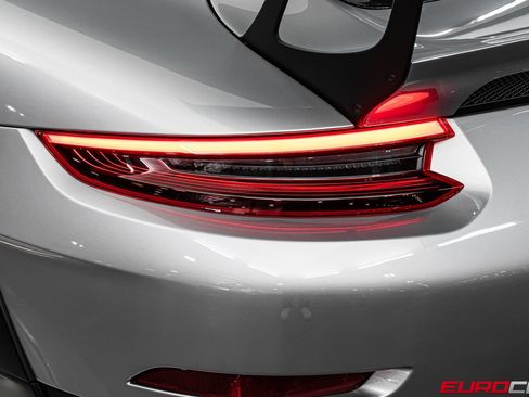 Used 2018 Porsche 911 GT2 RS RWD image 27