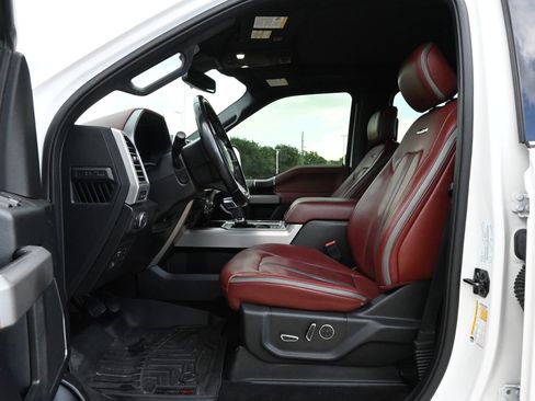 Used 2019 Ford F150 Platinum w/ Equipment Group 701A Luxury AWD/4WD image 17