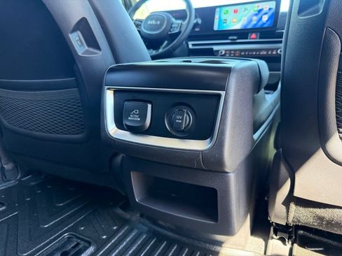 Used 2025 Kia Carnival SX FWD image 19