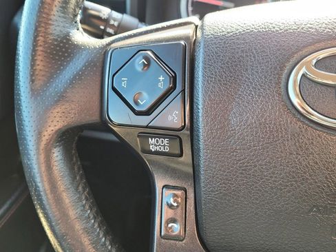 Used 2022 Toyota 4Runner TRD Off-Road image 30