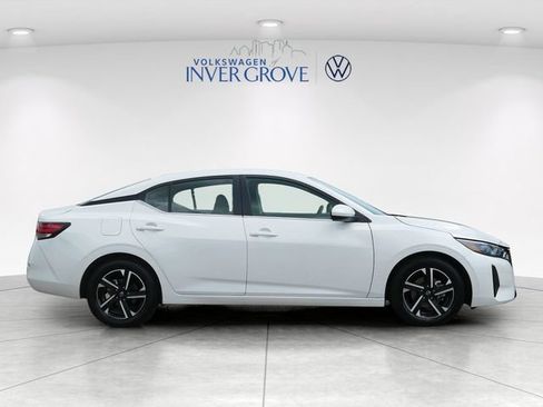 Used 2024 Nissan Sentra SV FWD image 8