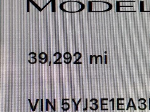 Used 2023 Tesla Model 3 Standard Range image 12