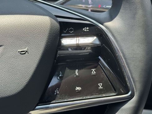Used 2025 Cadillac Lyriq Sport AWD/4WD image 19
