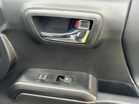 Used 2023 Toyota Tacoma TRD Off-Road image 20