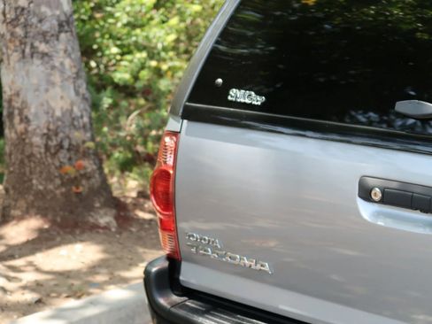 Used 2015 Toyota Tacoma 2WD Access Cab w/ Convenience Package image 12