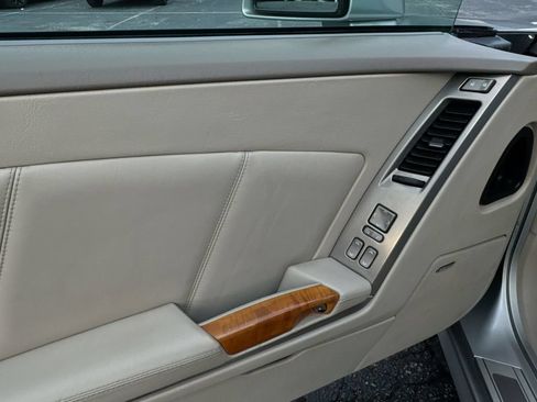 Used 2004 Cadillac XLR RWD image 15