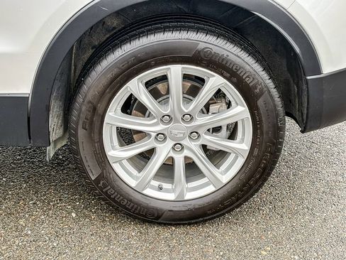 Certified 2023 Cadillac XT4 Luxury w/ Cold Weather Package FWD image 15