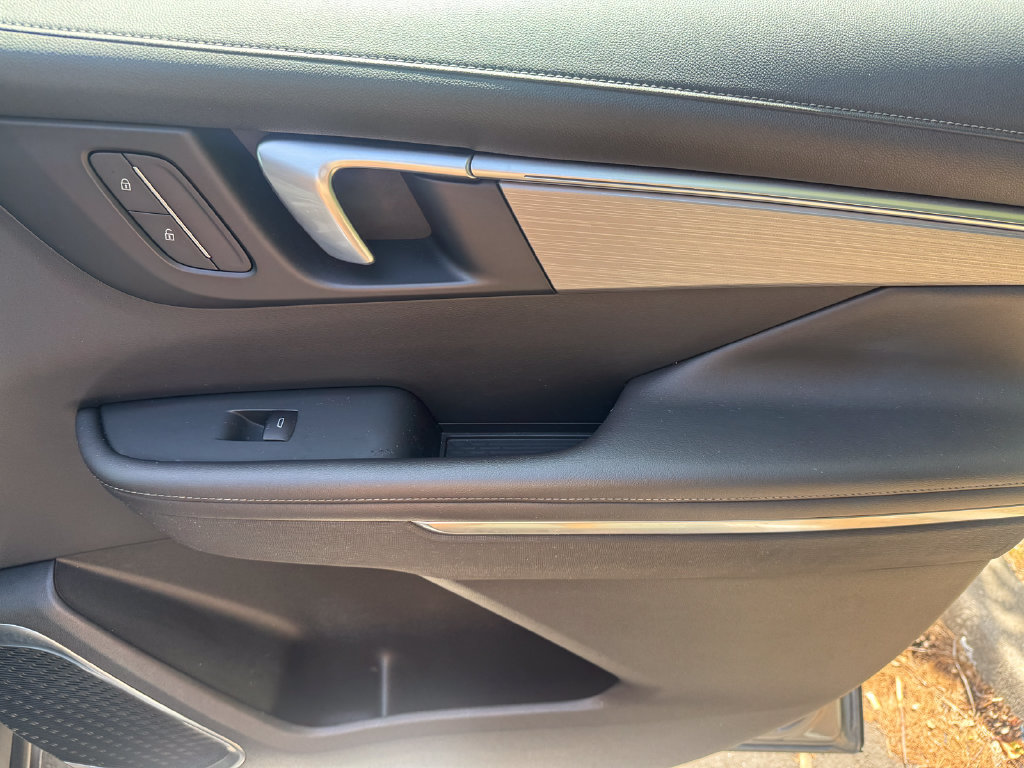 Used 2025 Buick Enclave Preferred AWD/4WD image 30