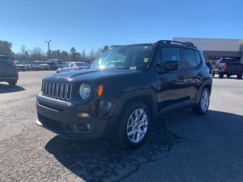 Used 2015 Jeep Renegade Latitude image 4