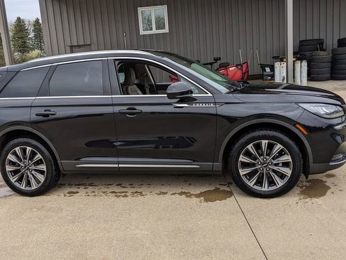 Used 2021 Lincoln Corsair Reserve FWD image 2