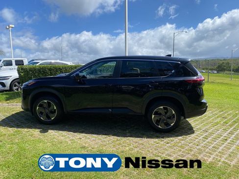 Used 2025 Nissan Rogue SV AWD/4WD image 4