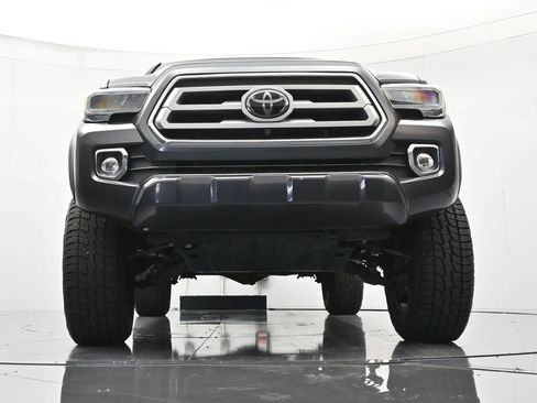 Used 2022 Toyota Tacoma Limited AWD/4WD image 39
