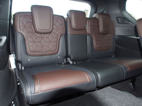 New 2026 Nissan Armada Platinum image 13