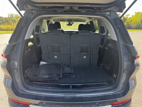 Certified 2023 Jeep Grand Cherokee L Laredo image 19