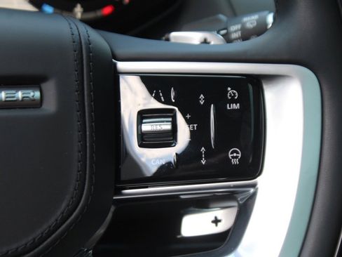 Used 2025 Land Rover Range Rover SE image 16