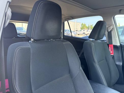 Used 2015 Toyota RAV4 XLE AWD/4WD image 10