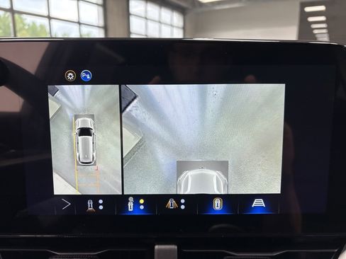 New 2026 Chevrolet Equinox LT w/ Convenience Package II image 18