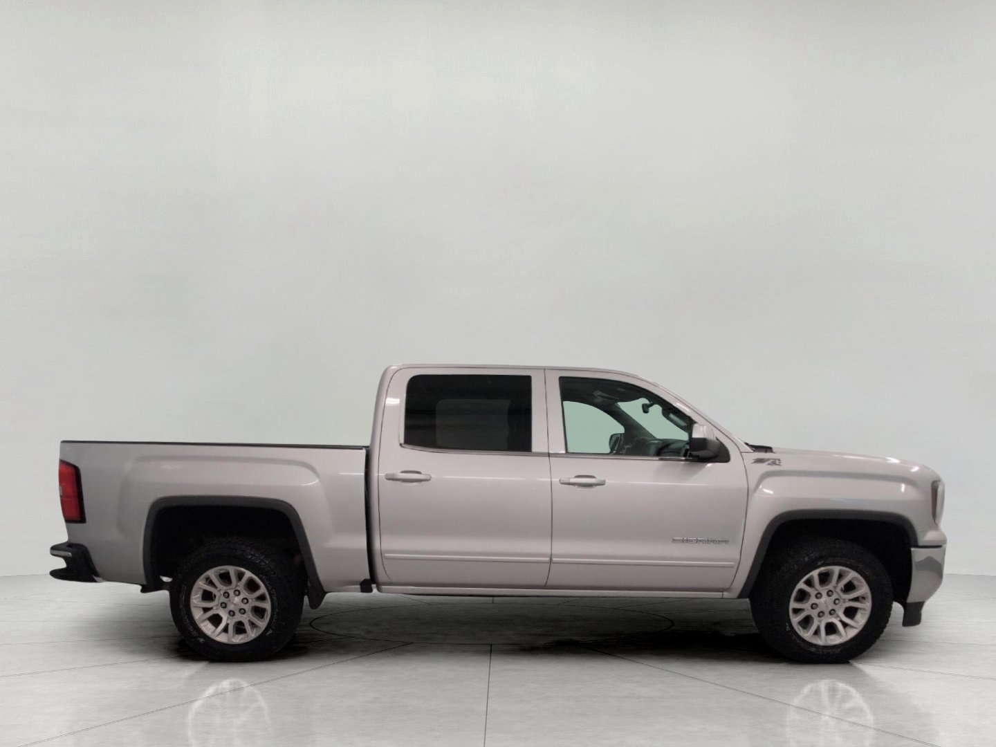 Used 2017 GMC Sierra 1500 SLE w/ SLE Value Package AWD/4WD image 11