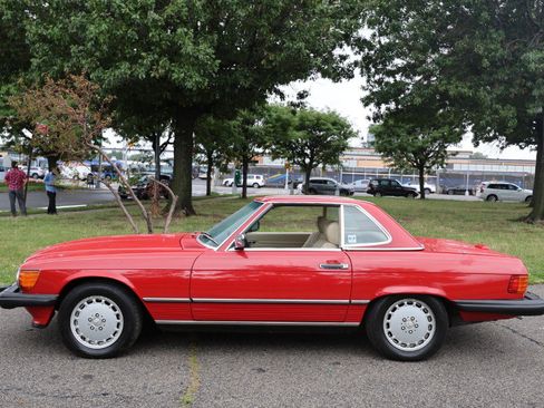 Used 1989 Mercedes-Benz 560 SL image 4