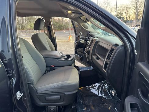 Used 2015 RAM 2500 Tradesman w/ Chrome Appearance Group AWD/4WD image 19