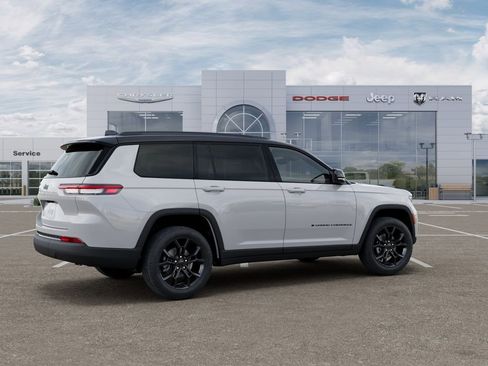 New 2025 Jeep Grand Cherokee L Limited image 4