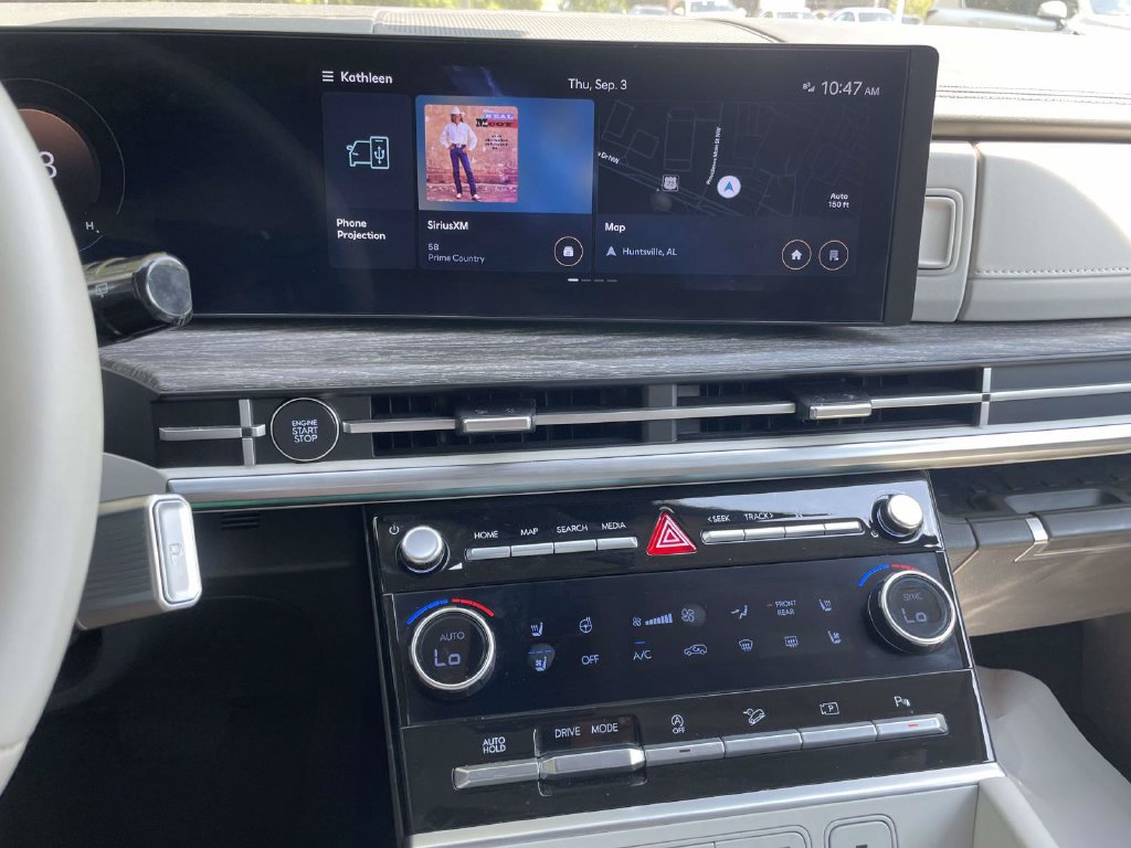 Used 2024 Hyundai Santa Fe Limited FWD image 17