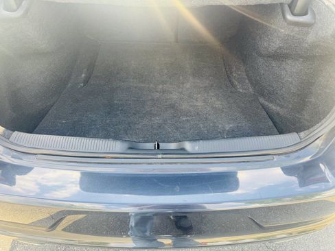 Used 2017 Dodge Charger SXT RWD image 8
