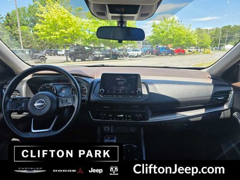 Used 2023 Nissan Rogue SV FWD image 20
