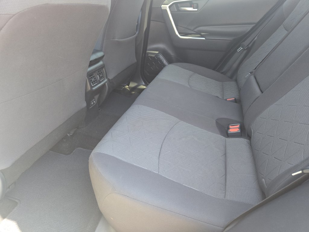 Used 2020 Toyota RAV4 XLE FWD image 30