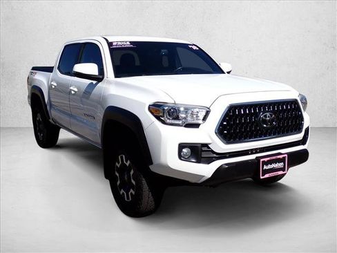 Used 2018 Toyota Tacoma TRD Off-Road w/ Technology Package AWD/4WD image 6