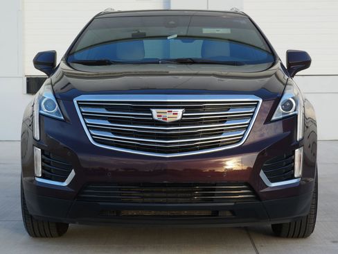 Used 2018 Cadillac XT5 Luxury w/ Driver Awareness Package image 4
