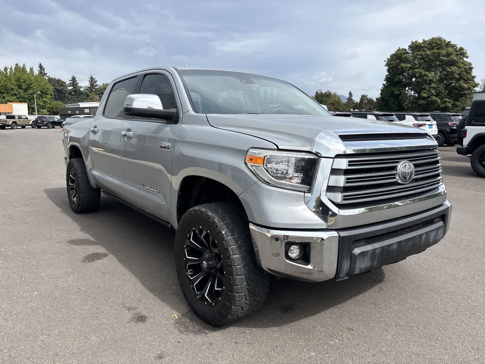 Used 2020 Toyota Tundra Limited w/ Limited Premium Package AWD/4WD image 6