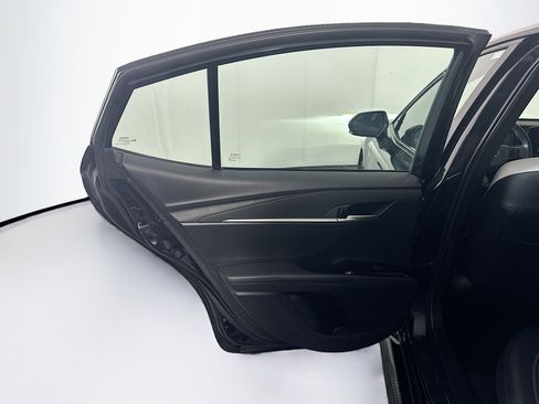 Used 2025 Toyota Camry SE image 27