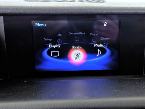 Used 2017 Lexus IS 200t w/ Premium Package RWD image 30