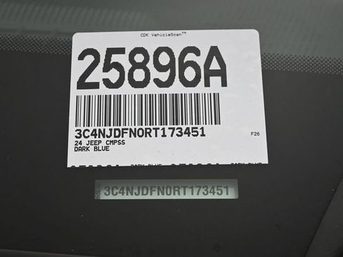 Used 2024 Jeep Compass Latitude AWD/4WD image 41