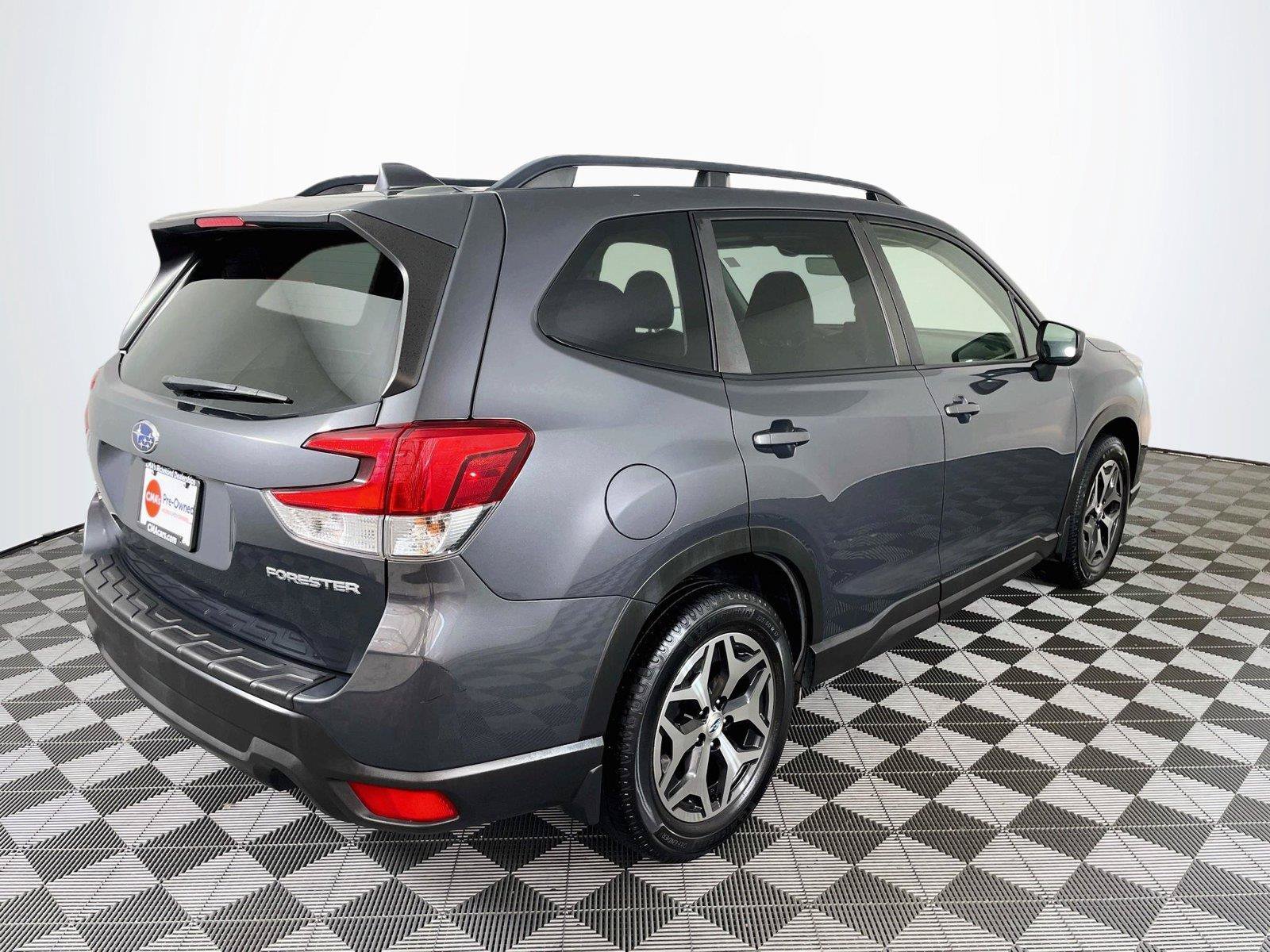 Used 2021 Subaru Forester Premium AWD/4WD image 9