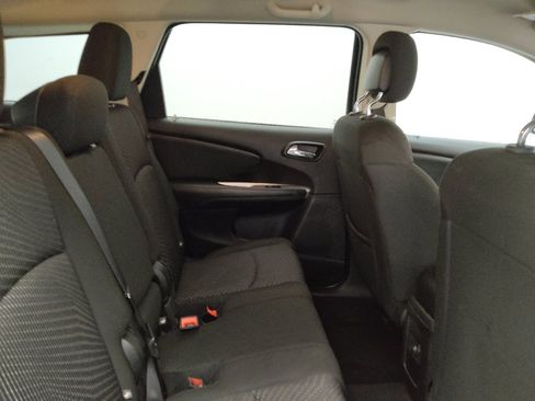 Used 2020 Dodge Journey SE w/ Blacktop Package FWD image 19