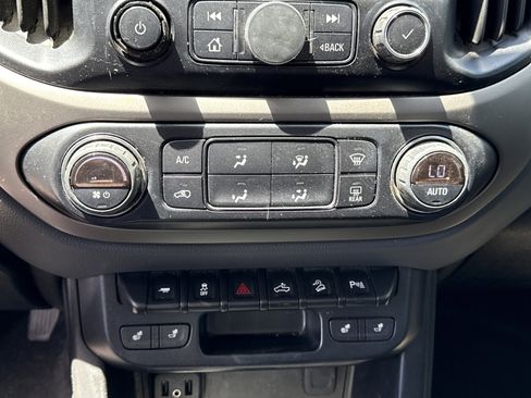 Used 2019 Chevrolet Colorado Z71 image 13