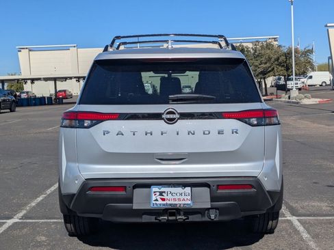 New 2025 Nissan Pathfinder SV image 4