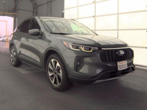 Used 2025 Ford Escape Platinum AWD/4WD image 2