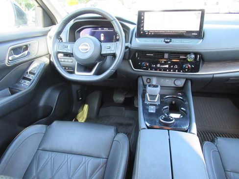 Used 2024 Nissan Rogue Platinum w/ Platinum Premium Package AWD/4WD image 13