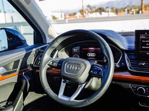 Used 2021 Audi Q5 e Premium Plus w/ Premium Plus Package image 16