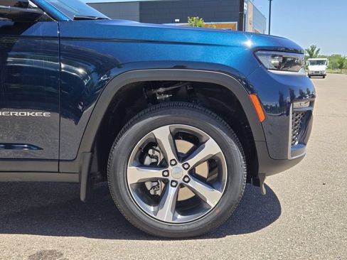 New 2026 Jeep Grand Cherokee L Limited w/ Trailer Tow Package AWD/4WD image 5