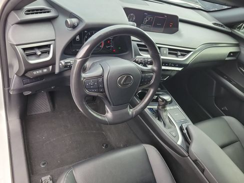 Used 2021 Lexus UX 200 w/ Premium Package FWD image 16